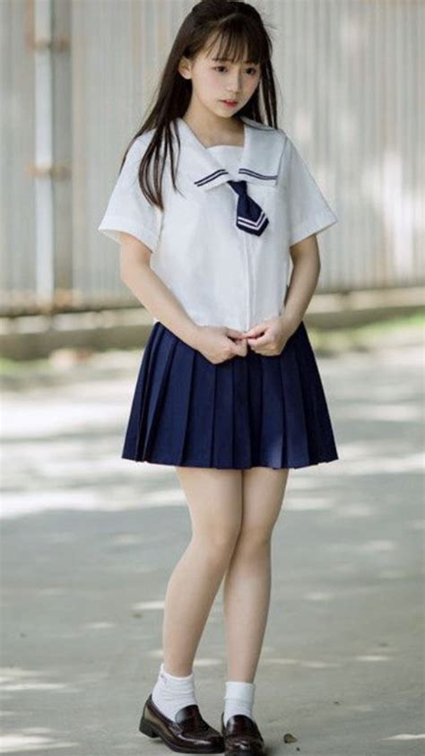 Upskirt School Girls Wearing Uniforms And Miniskir. . Asian schoolgirls upskirts